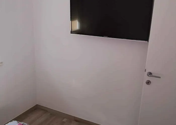 In 51942 Apartment *